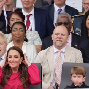 Kate Catherine Middleton, duchesse de Cambridge, le prince Louis Le premier ministre Boris Johnson, Mike Tindall, Mia Tindall - La famille royale d'Angleterre lors de la parade devant le palais de Buckingham, à l'occasion du jubilé de la reine d'Angleterre. Le 5 juin 2022