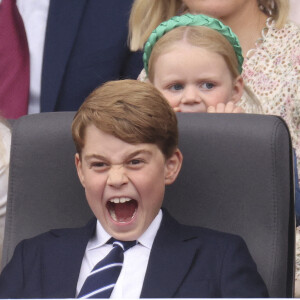 Le prince George - La famille royale d'Angleterre lors de la parade devant le palais de Buckingham, à l'occasion du jubilé de la reine d'Angleterre. Le 5 juin 2022