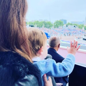 Le petit August Brooksbank a fait sa première apparition avec sa mère, la Princesse Eugenie d'York. @ Instagram / Eugenie d'York