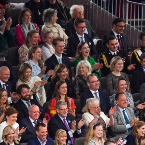 Kate Catherine Middleton, duchesse de Cambridge, la princesse Charlotte, le prince George, le prince William, duc de Cambridge, Camilla Parker Bowles, duchesse de Cornouailles, le prince Charles, la princesse Anne et son mari Timothy Laurence, la comtesse Sophie de Wessex, son fils James, sa fille Louise, le prince Edward, comte de Wessex - People au concert du jubilé de platine de la reine d'Angleterre au palais de Buckingham à Londres. Le 4 juin 2022 