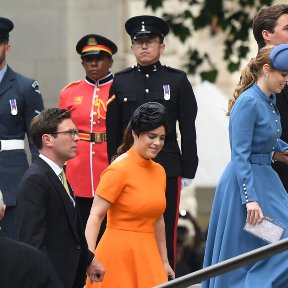 La princesse Eugenie d'York, la princesse Beatrice d'York - Les membres de la famille royale et les invités lors de la messe célébrée à la cathédrale Saint-Paul de Londres, dans le cadre du jubilé de platine (70 ans de règne) de la reine Elisabeth II d'Angleterre. Londres, le 3 juin 2022. 