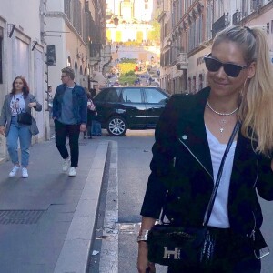 Anna Kournikova radieuse en Italie @ Instagram / Anna Kournikova
