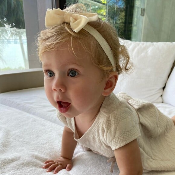 La petite Mary Iglesias, née en mars 2020, est la dernière de la famille d'Enrique Iglesias et Anna Kournikova @ Instagram / Anna Kournikova