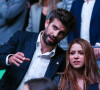 Gerard Piqué et la chanteuse Shakira officialisent leur séparation après douze ans de relation - Shakira et son compagnon Gérard Piqué s'embrassent tendrement dans les tribunes de la finale de la Coupe Davis à Madrid, le 24 novembre 2019.