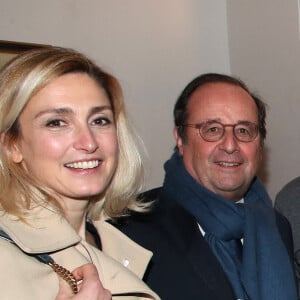 Julie Gayet et son compagnon François Hollande - Générale de la Pièce "Rimbaud en Feu" au théatre Antoine à Paris le 13 janvier 2022. © Bertrand Rindoff Petroff / Bestimage 