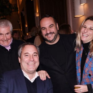 Claude Lelouch et sa compagne Valérie Perrin, François-Xavier Demaison et sa femme Anaïs Tihay, Benjamin Patou - Soirée d'inauguration du restaurant "Le Mimosa" à Paris le 22 novembre 2021. © Rachid Bellak/Bestimage 