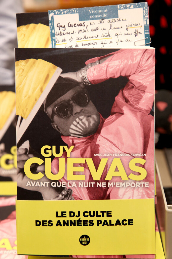 Exclusif - La couverture du livre - Guy Cuevas, le DJ culte des années Palace, dédicace son livre " Avant que la nuit ne m'emporte " à la librairie Delamain à Paris le 08 Juin 2022. Bertrand Rindoff / Bestimage 