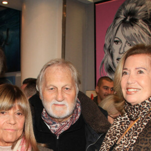 Daniel Lauclair, Chantal Goya et son mari Jean-Jacques Debout, Catherine Alric - Vernissage de l'exposition de la vente aux enchères au profit de la fondation Brigitte Bardot à la galerie Drouot à Paris. Le 4 novembre 2021 