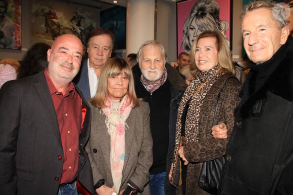 Daniel Lauclair, Chantal Goya et son mari Jean-Jacques Debout, Catherine Alric - Vernissage de l'exposition de la vente aux enchères au profit de la fondation Brigitte Bardot à la galerie Drouot à Paris. Le 4 novembre 2021 