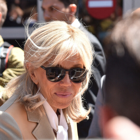 Brigitte Macron - Le président Emmanuel Macron a voté au Touquet pour le premier tour des élections législatives le 12 juin 2022. © Giancarlo Gorassini / Bestimage 