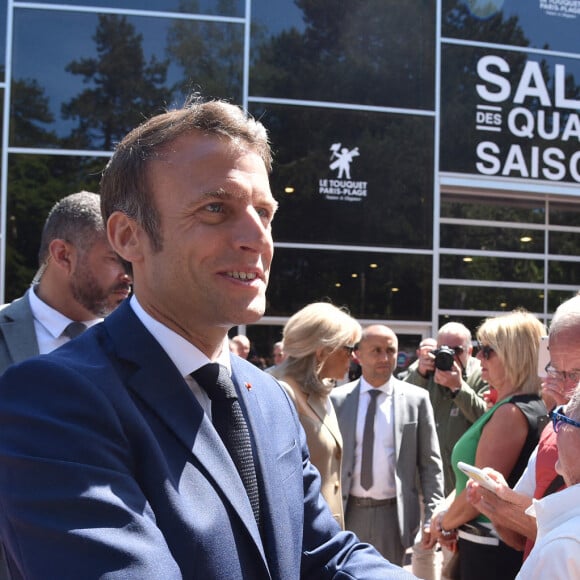 Le président Emmanuel Macron a voté au Touquet pour le premier tour des élections législatives le 12 juin 2022. © Giancarlo Gorassini / Bestimage 