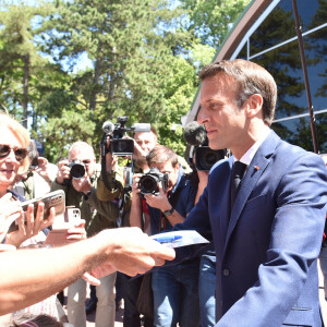 Le président Emmanuel Macron a voté au Touquet pour le premier tour des élections législatives le 12 juin 2022. © Giancarlo Gorassini / Bestimage 