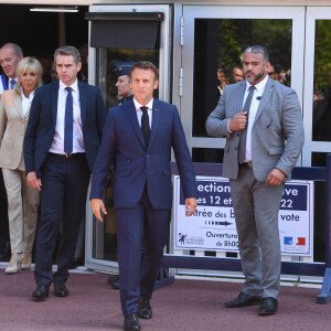 Le président Emmanuel Macron a voté au Touquet pour le premier tour des élections législatives le 12 juin 2022. © Giancarlo Gorassini / Bestimage 