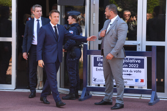 Le président Emmanuel Macron a voté au Touquet pour le premier tour des élections législatives le 12 juin 2022. © Giancarlo Gorassini / Bestimage 