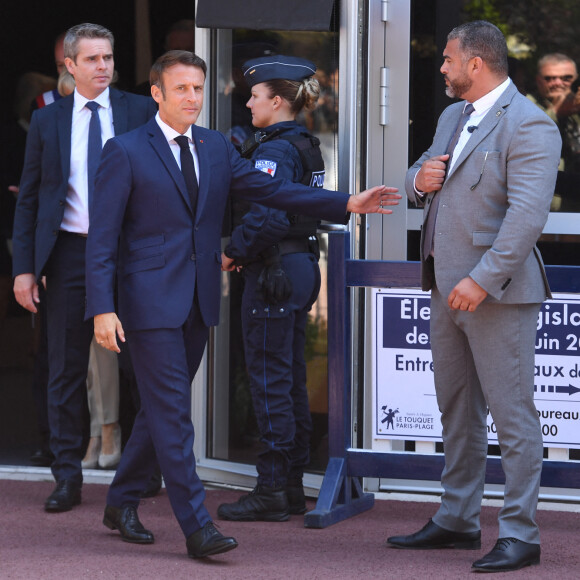 Le président Emmanuel Macron a voté au Touquet pour le premier tour des élections législatives le 12 juin 2022. © Giancarlo Gorassini / Bestimage 