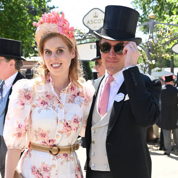 La princesse Beatrice d'York et son mari Edoardo Mapelli Mozzi lors du premier jour du Royal Ascot l'hippodrome d'Ascot dans le Berkshire