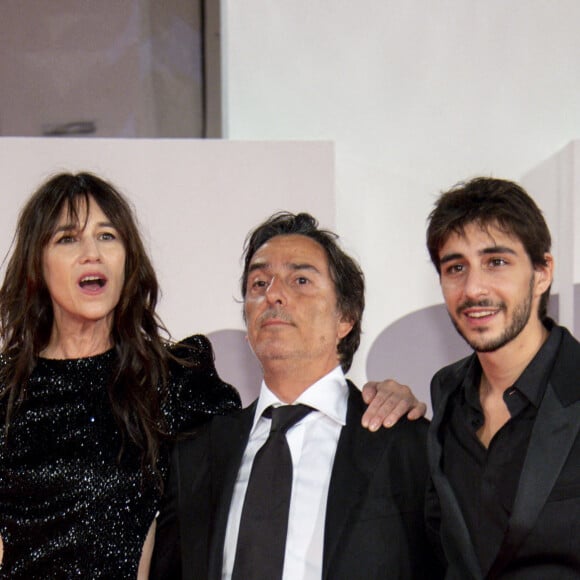 Charlotte Gainsbourg avec son mari Yvan Atta et son fils Ben Attal à la première de "Les Choses Humaines" au 78ème Festival International du Film de Venise (Mostra), le 9 septembre 2021. 