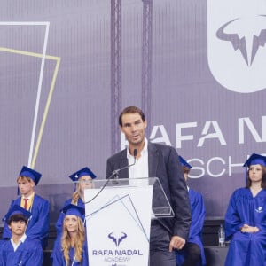 Rafael Nadal et Ricky Rubio participent à la remise des diplômes de l'académie internationale Rafa Nadal à Manacor (Majorque), le 8 juin 2022.