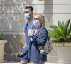 Britney Spears et son compagnon Sam Asghari sortent de leur confinement pour une journée shopping et sportive à Los Angeles le 16 juin 2020. 
