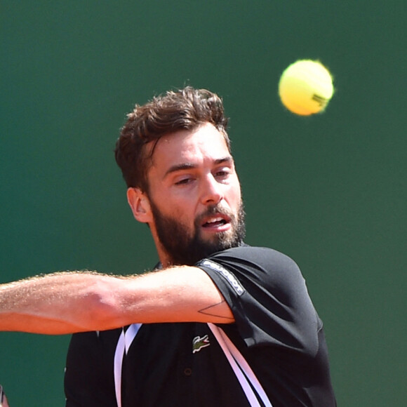 La chanteuse Shy'm était présente au Monte Carlo Country Club pour le Monte-Carlo Rolex Masters de tennis 2016 à Roquebrune Cap Martin le 13 avril 2016 pour soutenir son fiancé le tennisman français Benoit Paire qui a remporté son match contre le portugais Joao Sousa. Dans la tribune elle était au côtés de ses parents Philippe et Eliane, assis au second rang derrière elle, et de son frère Thomas. © Bruno Bebert / Bestimage