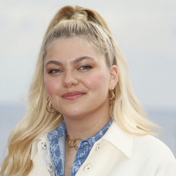 Louane Emera de la série Visions au Palais des Festivals et des Congrès de Cannes. © Christophe Aubert via Bestimage 