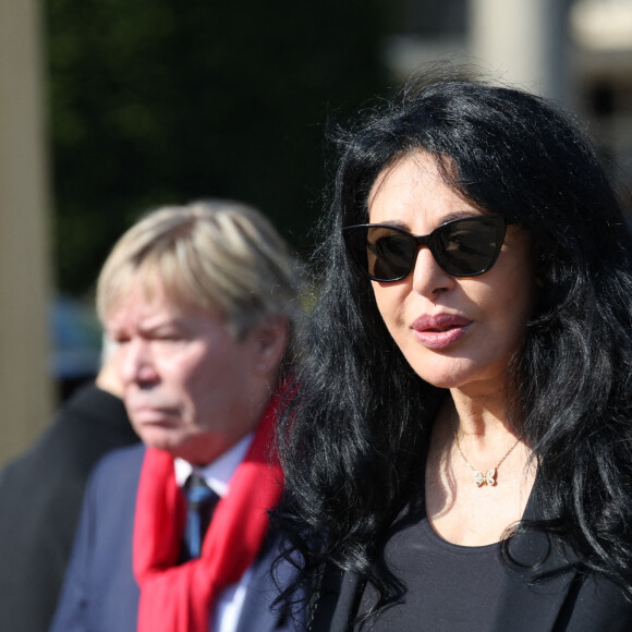 Yamina Benguigui - Obsèques de la chanteuse Régine au Crematorium du cimetière du Père-Lachaise à Paris. Le 9 mai 2022 © Jacovides-Moreau / Bestimage 