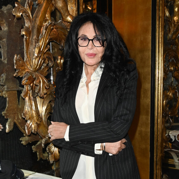 Semi-exclusif - Yamina Benguigui - Dédicace du livre de Sylvana Lorenz "Madame Cardin" à la galerie Darmo à Paris le 24 novembre 2021. © Coadic Guirec/Bestimage