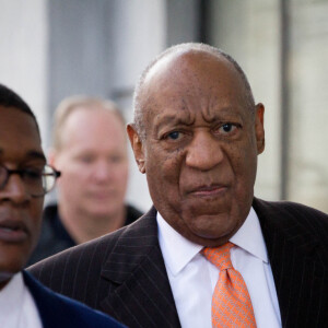 Bill Cosby arrive au tribunal pour le deuxième jour de son procès pour son agression sexuelle à Norristown, Pennsylvanie, Etats-Unis, le 10 avril 2018.