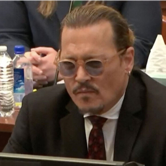 Captures d'écran du procès de Johnny Depp contre Amber Heard au tribunal de Fairfax, le 2 juin 2022. 