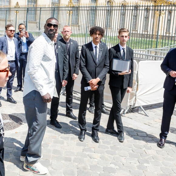 Omar Sy - Défilé de mode Homme printemps-été 2023 Louis Vuitton dans la Cour Carrée du Louvre à Paris, le 23 juin 2022. © Veeren-Clovis/Bestimage