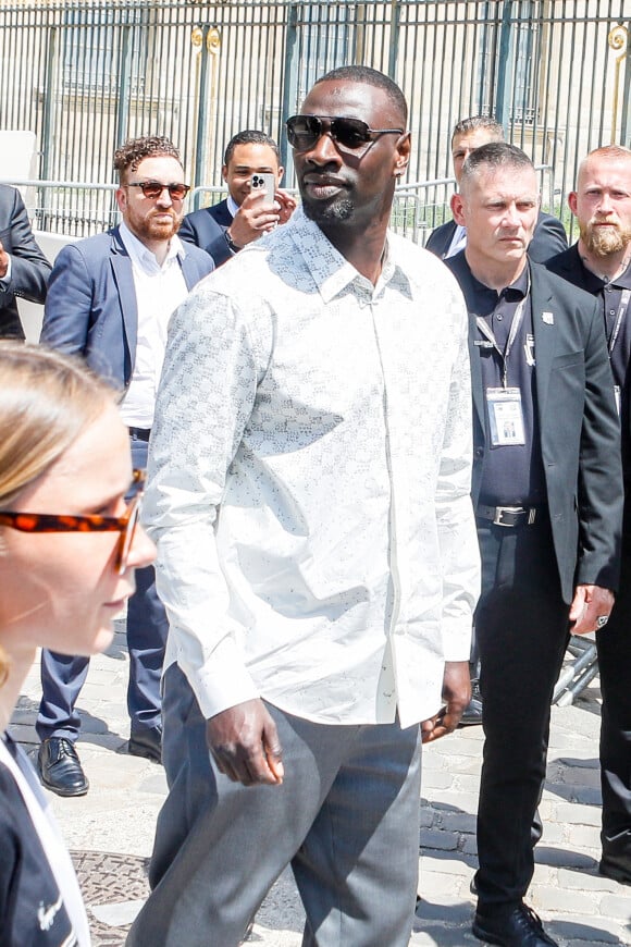 Omar Sy, rare sortie avec sa fille au défilé Louis Vuitton, face à Naomi  Campbell