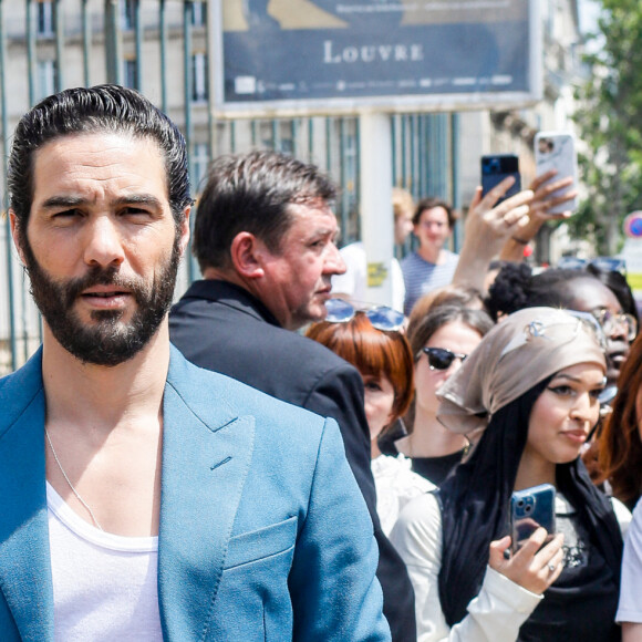 Tahar Rahim - Défilé de mode Homme printemps-été 2023 Louis Vuitton dans la Cour Carrée du Louvre à Paris, le 23 juin 2022. © Veeren-Clovis/Bestimage