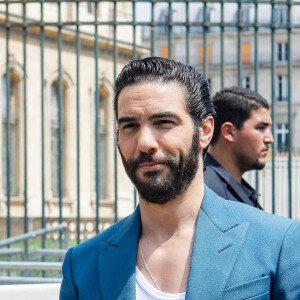 Tahar Rahim - Défilé de mode Homme printemps-été 2023 Louis Vuitton dans la Cour Carrée du Louvre à Paris, le 23 juin 2022. © Veeren-Clovis/Bestimage