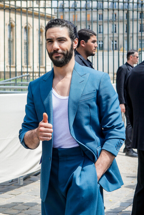 Tahar Rahim - Défilé de mode Homme printemps-été 2023 Louis Vuitton dans la Cour Carrée du Louvre à Paris, le 23 juin 2022. © Veeren-Clovis/Bestimage