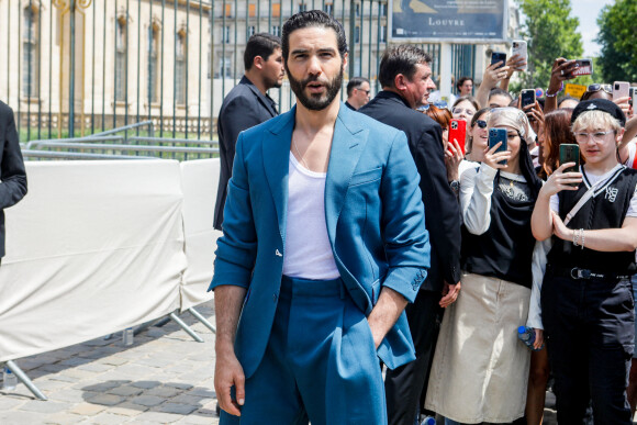 Tahar Rahim - Défilé de mode Homme printemps-été 2023 Louis Vuitton dans la Cour Carrée du Louvre à Paris, le 23 juin 2022. © Veeren-Clovis/Bestimage