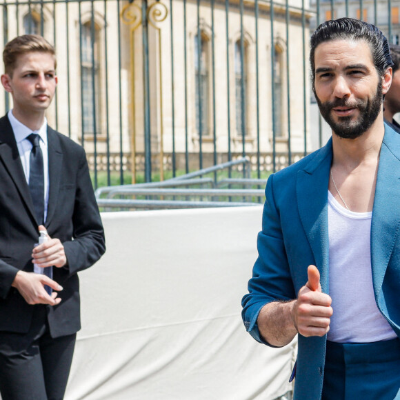 Tahar Rahim - Défilé de mode Homme printemps-été 2023 Louis Vuitton dans la Cour Carrée du Louvre à Paris, le 23 juin 2022. © Veeren-Clovis/Bestimage