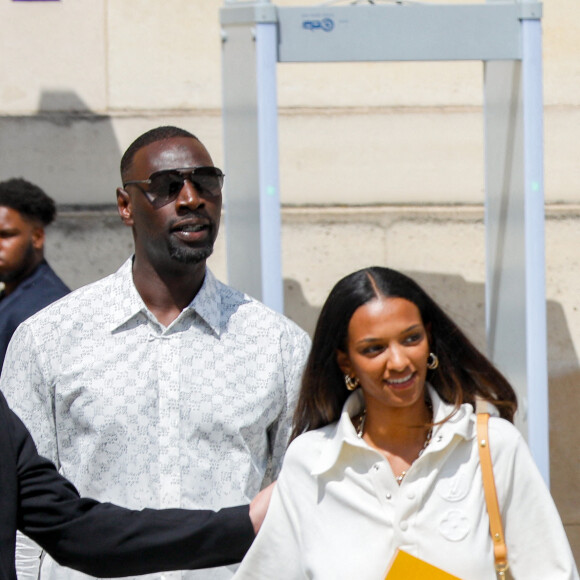 Omar Sy et sa fille Selly - Sorties du défilé de mode Homme printemps-été 2023 Louis Vuitton dans la cour Carrée du Louvre à Paris, France, le 23 juin 2022. © Veeren-Clovis/Bestimage 