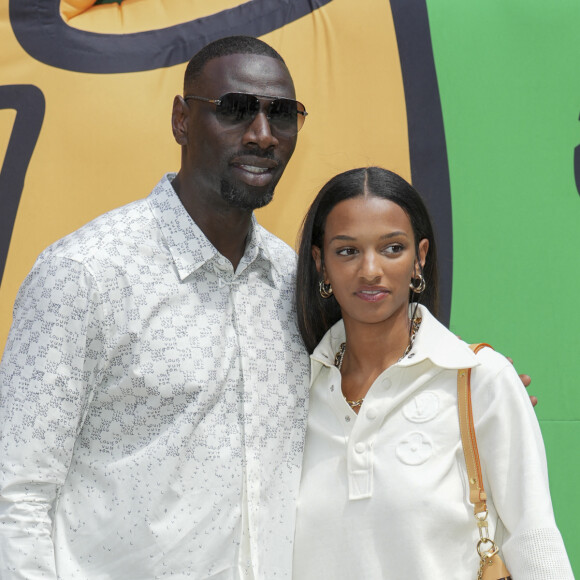 Omar Sy et sa fille Selly Sy - Photocall du défilé de mode Hommes "Louis Vuitton" Prêt-à-porter Printemps-Été au Musée du Louvre à Paris. © Olivier Borde / Bestimage 