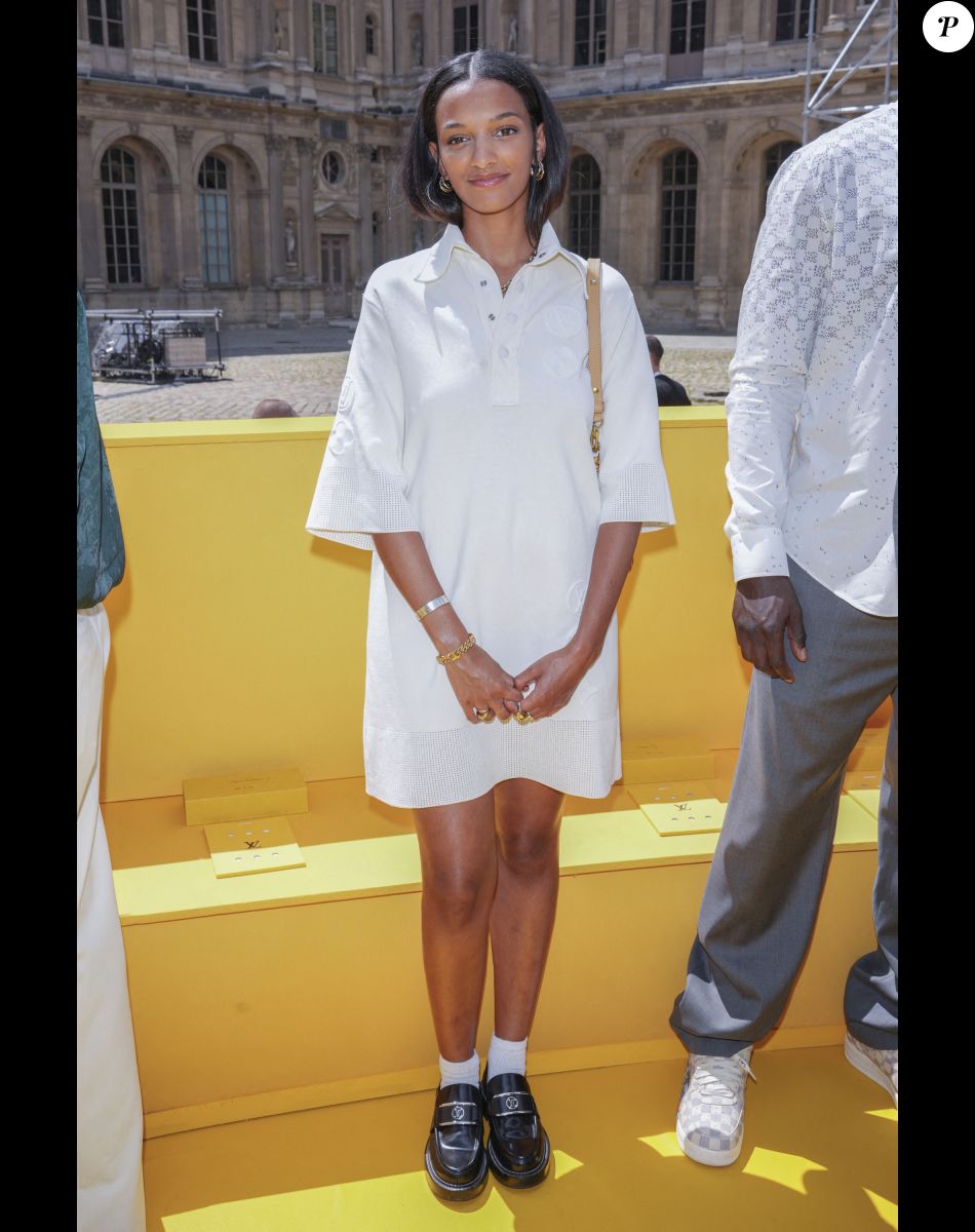 Selly Sy lors du défilé de mode Homme printemps-été 2023 Louis Vuitton dans la cour Carrée du Louvre à Paris, France, le 23 juin 2022. © Olivier Borde / Bestimage