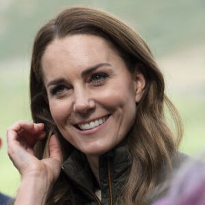 Catherine (Kate) Middleton, duchesse de Cambridge, lors d'une visite au centre d'entraînement à l'aventure Windermere des cadets de l'Air de la RAF à Cumbrie, Royaume Uni.