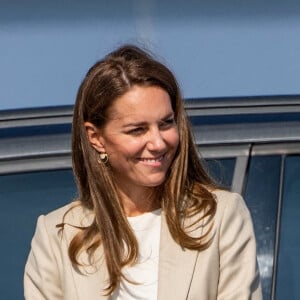 Catherine (Kate) Middleton, duchesse de Cambridge rend visite à la Royal Air Force de Brize Norton dans l'Oxfordshire pour rencontrer les personnes impliquées dans l'évacuation de l'Afghanistan. le 15 septembre 2021. 