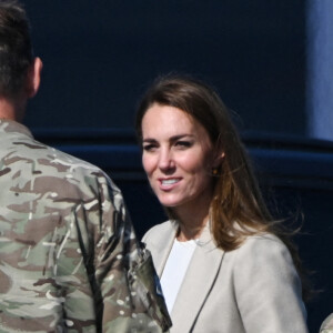 Catherine (Kate) Middleton, duchesse de Cambridge, visite la RAF Brize Norton, pour rencontrer des militaires et des civils qui ont aidé à évacuer les Afghans de leur pays, à Oxflord, Royaume Uni, le 15 septembre 2021. 