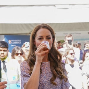 Le prince William, duc de Cambridge, et Catherine (Kate) Middleton, duchesse de Cambridge, lors d'une visite à la toute première journée du comté de Cambridgeshire à l'hippodrome July à Newmarket, Royaume Uni, le 23 juin 2022. 