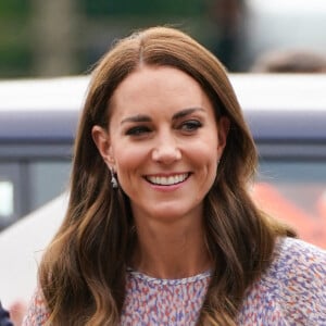 Catherine (Kate) Middleton, duchesse de Cambridge, lors d'une visite à la toute première journée du comté de Cambridgeshire à l'hippodrome July à Newmarket, Royaume Uni, le 23 juin 2022.