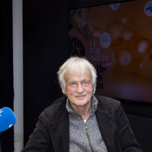 Le chanteur Dave lors de l'enregistrement de l'émission "CS Cohen" à Radio J à Paris. Le 20 avril 2022 © Jack Tribeca / Bestimage 