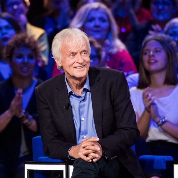 Le chanteur Dave - Enregistrement de l'émission "La boite à secrets" N°2, présentée par F.Bollaert, et qui sera diffusée le 20 décembre sur France 3 en prime time. Le 8 octobre 2019 © Tiziano Da Silva / Bestimage 
