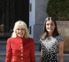 La reine Letizia reçoit la première dame des Etats-Unis, Jill Biden au palais Zarzuela à Madrid le 27 juin 2022. 