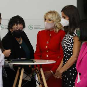La reine Letizia d'Espagne et la première dame des États-Unis Jill Biden visitent l'AECC (Association espagnole contre le cancer) à Madrid, Espagne, le 27 juin 2022. 