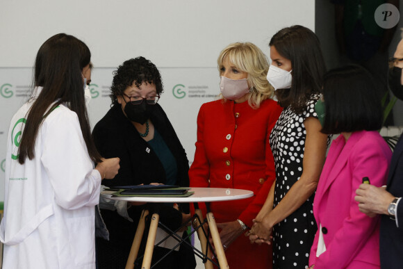 La reine Letizia d'Espagne et la première dame des États-Unis Jill Biden visitent l'AECC (Association espagnole contre le cancer) à Madrid, Espagne, le 27 juin 2022. 
