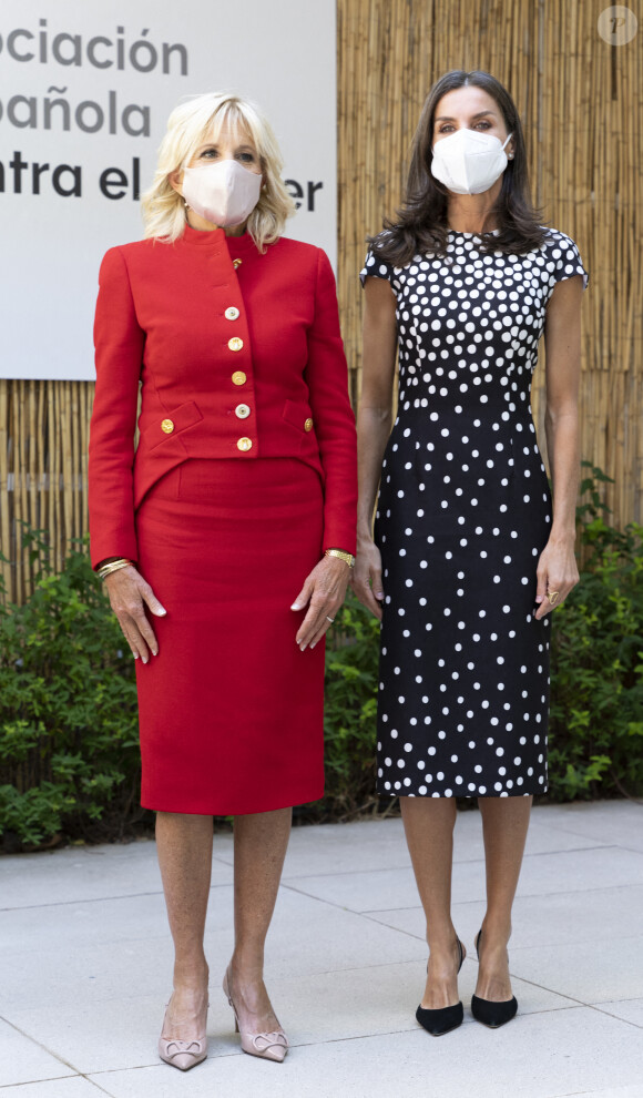 La reine Letizia d'Espagne et la première dame des États-Unis Jill Biden visitent l'AECC (Association espagnole contre le cancer) à Madrid, Espagne, le 27 juin 2022. 